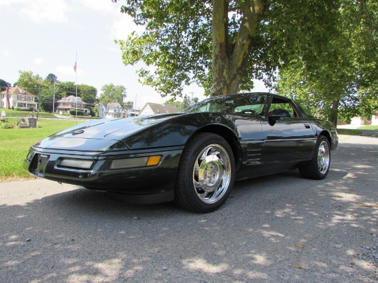 1991 Chevy Corvette Coupe. Automatic - 350 V8. Has both hard and glass targ