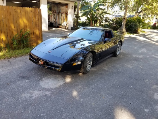 1985 Chevrolet Corvette Coupe. Looks great. Runs great. Air doesn't work. $
