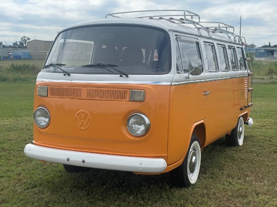 1990 Volkswagen 14 Window Bus.Fully restored, 1600cc engine with dual Weber