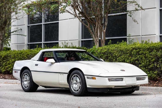 1986 Chevrolet Corvette Convertible. 5.7 liter V8 engine with Tuned Port In