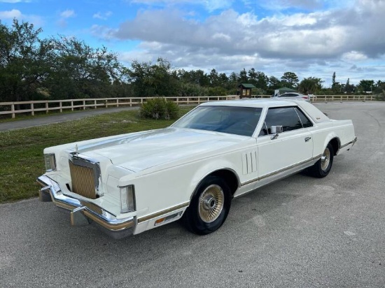 1979 Lincoln Continental Coupe. Actual miles and original paint. Cold A/C.