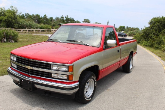 1993 Chevrolet Silverado C1500 Truck. 5.7L V8 F OHV 16V. Gasoline. Rear whe