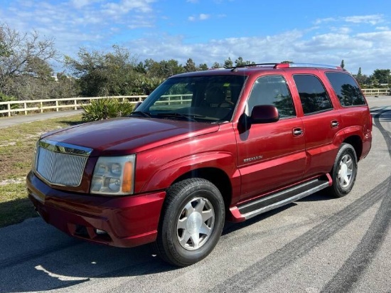 2003 Cadillac Escalade SUV. Fully loaded. Cold AC. Clean interior. Almost n