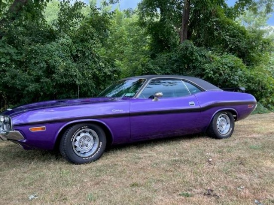 1970 Dodge Challenger Coupe. Plum Crazy Purple. 383 Magnum. Factory Air Con