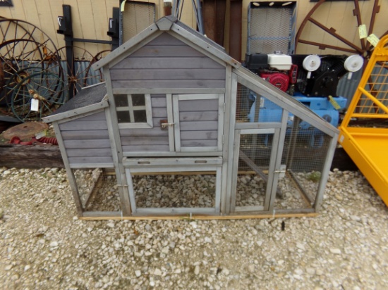 Chicken House / Rabbit Hutch