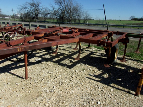 12 ft Chisel Plow * 14 shanks