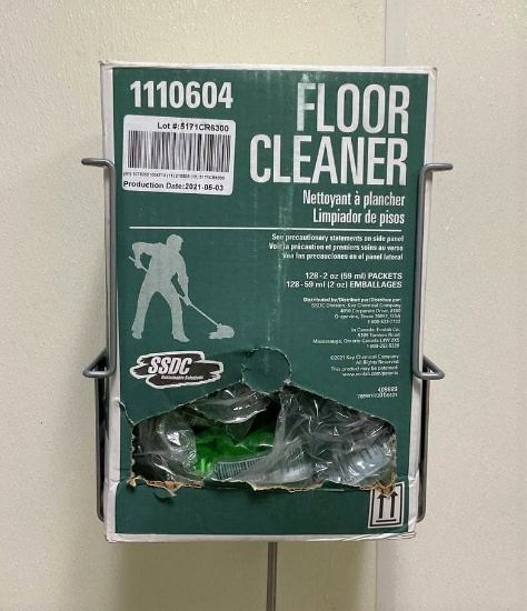 Floor cleaner, mop and bucket