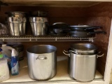 Set of pots and pans