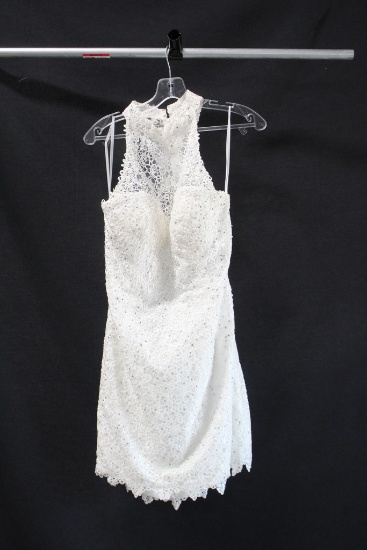 Alyce Paris White Lace Halter Style Cocktail Dress Size: 14, Faviana Blue F