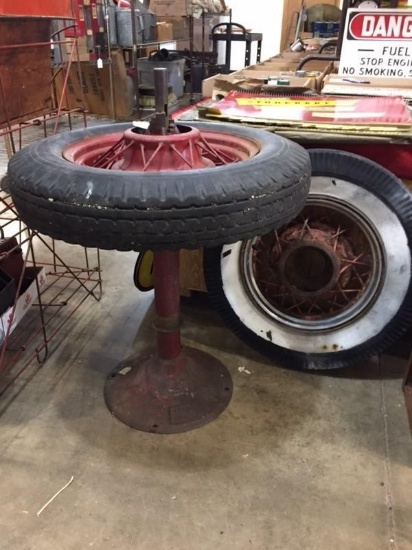 Henderson tire changer with 2 early tires