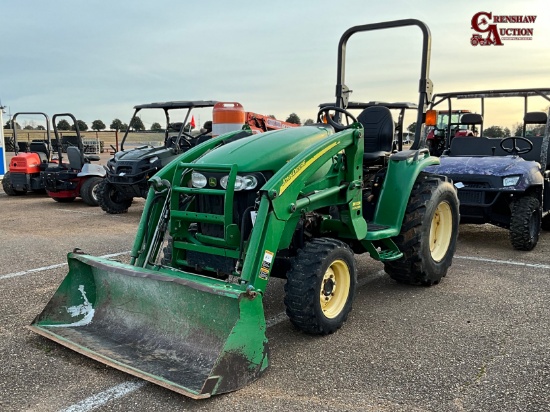 John Deere 3320 w/Loader