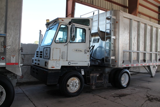 2006 CAPACITY TRAILER JOCKEY TRACTOR, SINGLE AXLE