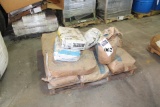 LOT 11 BAGS (APPROX.) SAKRETE AND KAOLITE CONCRETE MIX