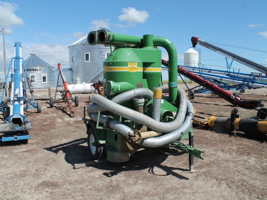 WALINGA AGRI-VAC MODEL 7614 PORTABLE GRAIN VACUUM