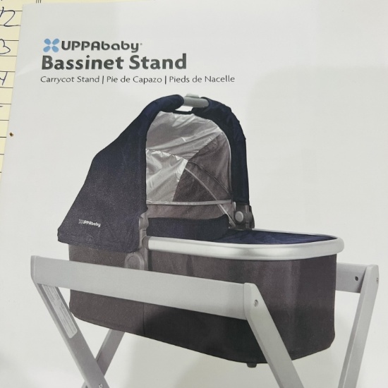 UPPABABY BASSINET WITH STAND LIKE NEW