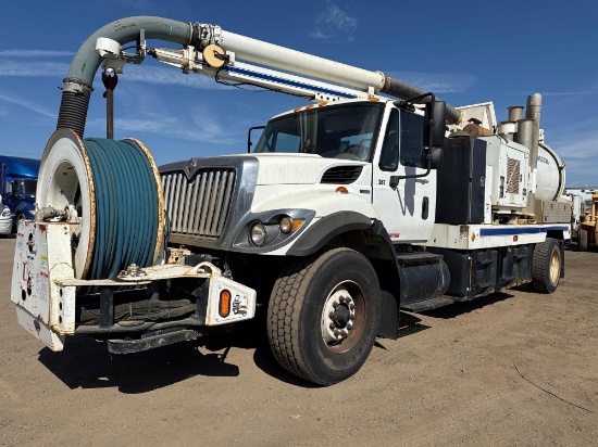2009 International 7400 SFA 4x2 VACCON