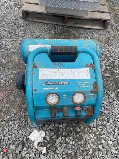 MAKITA ELECTRIC AIR COMPRESOR