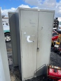 2 LOCKERS