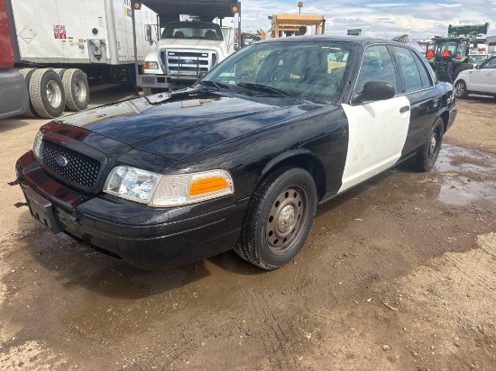 DEALERS / DISMANTLERS ONLY! 2011 Ford Crown Victoria Passenger Car, VIN # 2FABP7BV8BX125537