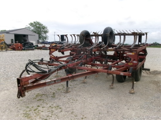 Hiniker 1224 Field Cultivator