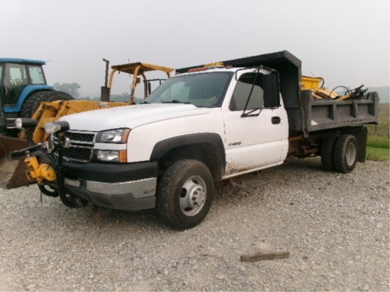 2005 Chevrolet 3500 Truck With Plow&Spreader Box