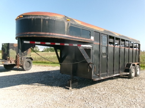 1995 Corn Pro SG-18 6S Horse Trailer