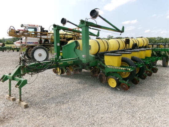 1996 John Deere 7200 Planter