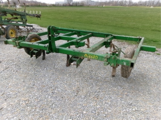 John Deere 100 Chisel