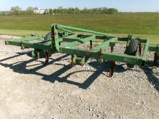 John Deere 1600 Chisel