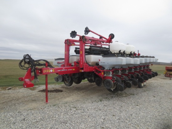 White 8186 Planter