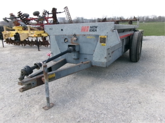 New Idea 362 Manure Spreader