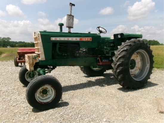 Oliver 1650 Tractor