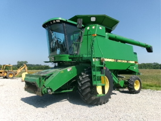 1995 John Deere 9500 Combine