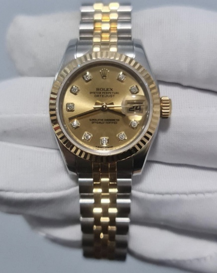 26mm Womens Datejust w/ Factory Diamonds Comes with Box & Papers
