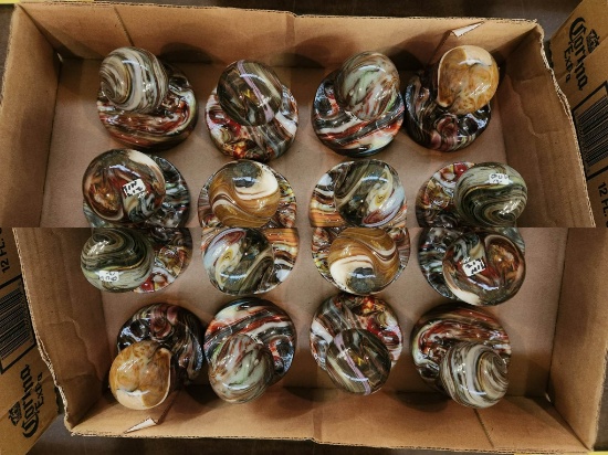 LOT OF 12 LARGE MARBLES AND FROGS