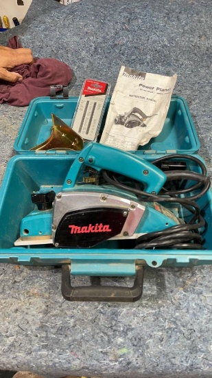 Makita power planer