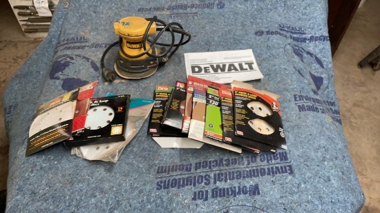 Dewalt palm sander with sand paper