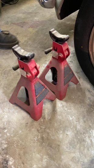 Jack stands
