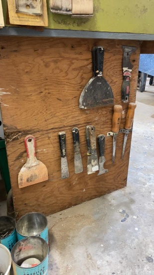 Putty knives and keyhole saws