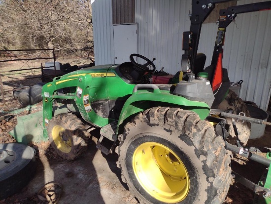 John Deere 3032E with Front End Loader