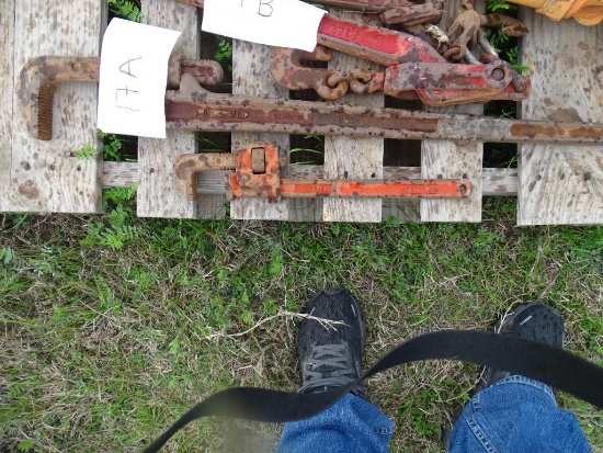 Pipe Wrench (x2)