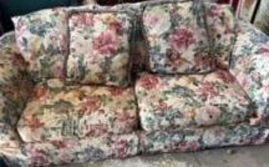Floral couch with 2 matching pillow sets