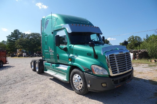 2012 Freightliner with 10 Speed Transmission, Detroit Engine, and Complete New Fuel System