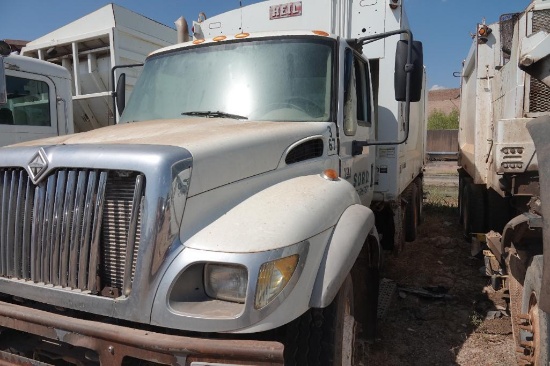 2006 International Rear Load Trash Truck: Motor is bad (International DT Motor),