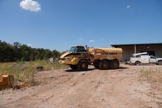2007 Cat 725 Water Wagon, Dolphin Tank. Serial number AFX185. Bad pump.