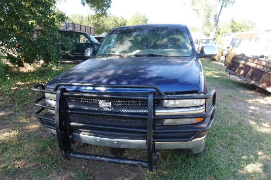 2000 Chevrolet Silverado Extended Cab with Camper - 280489mi