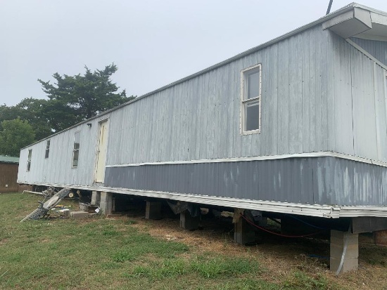 1999 American Homestar Trailer House (16'x76') 3 Bedroom, 2 Bathroom, New Floor and flooring