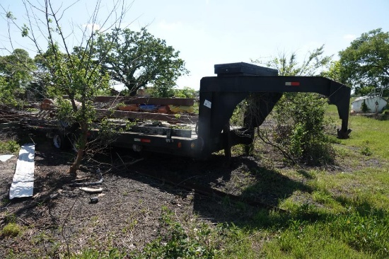 20' x 8' gooseneck trailer w/aluminum floor and contents