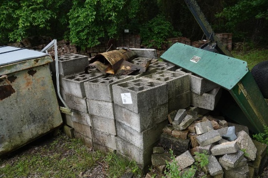 lot of decorative blocks/stone