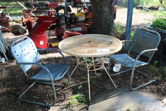 Vintage Metal Patio Table and Chairs